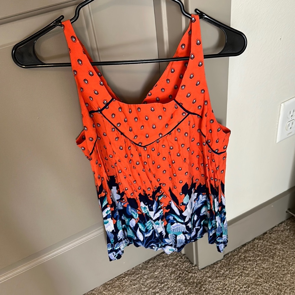 Maeve detailed floral tank with small opening in back - size medium!